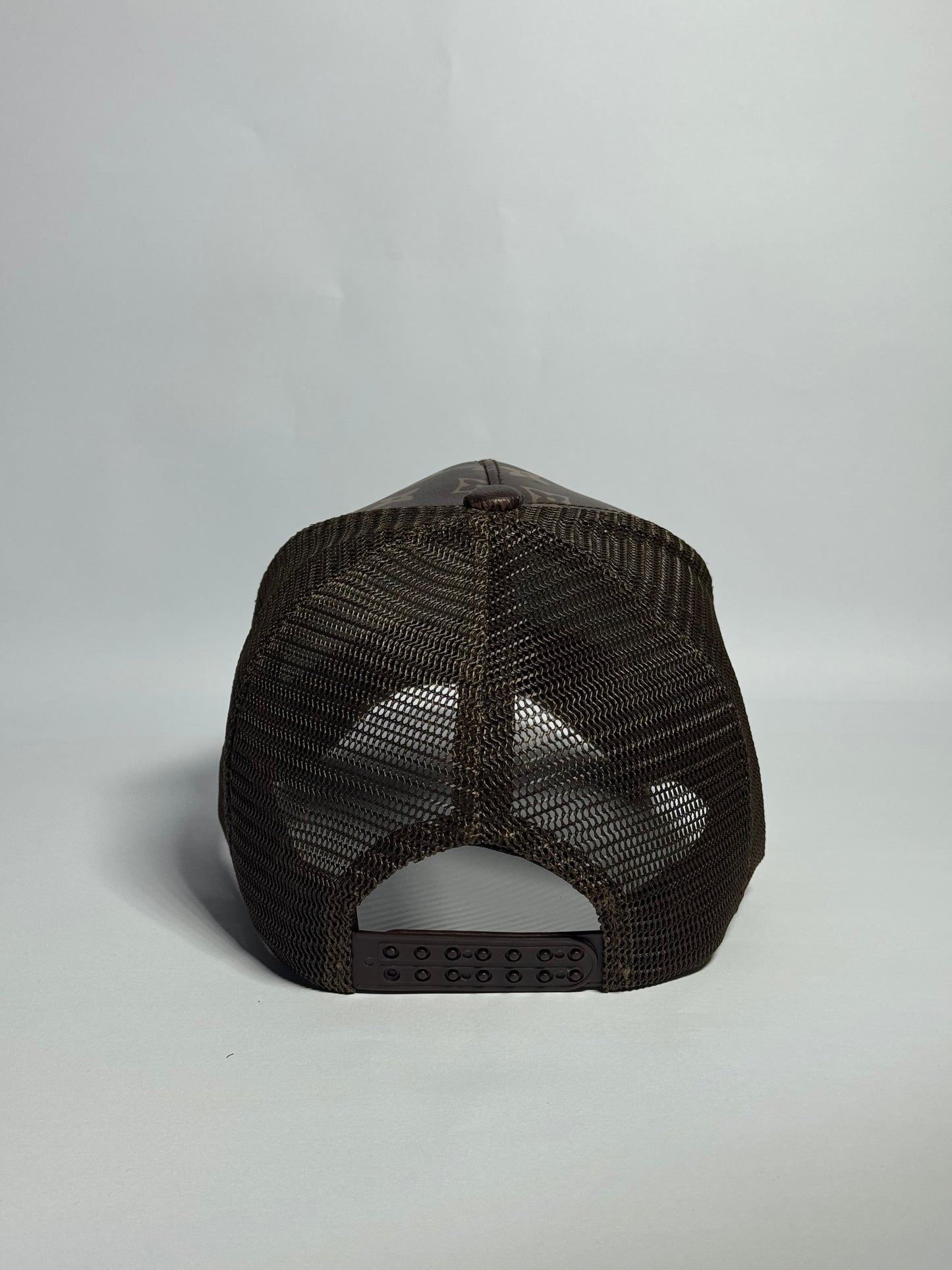 'LV' Patterned Logo Trucker Cap-Black