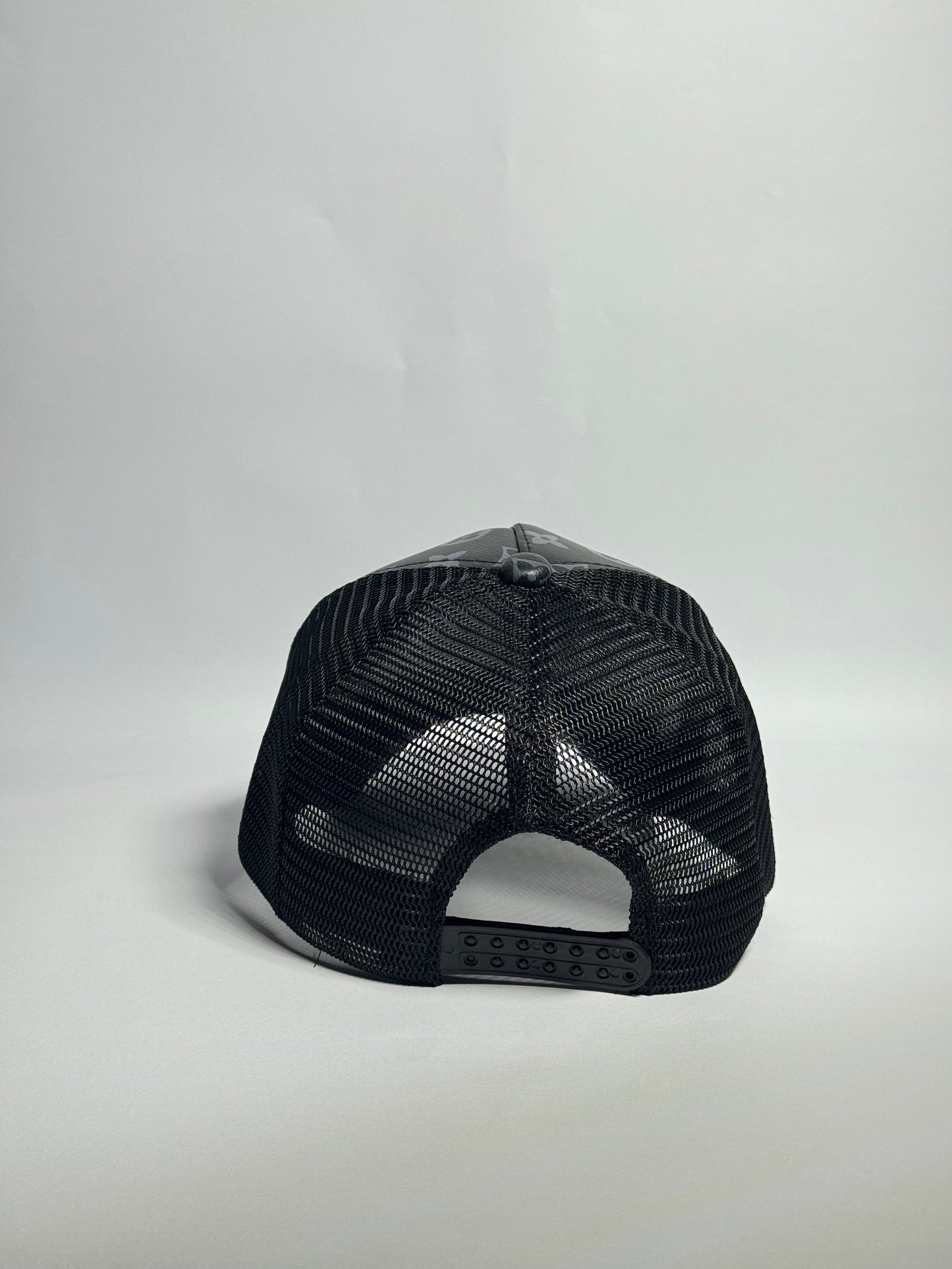 'LV' Patterned Logo Trucker Cap-Black
