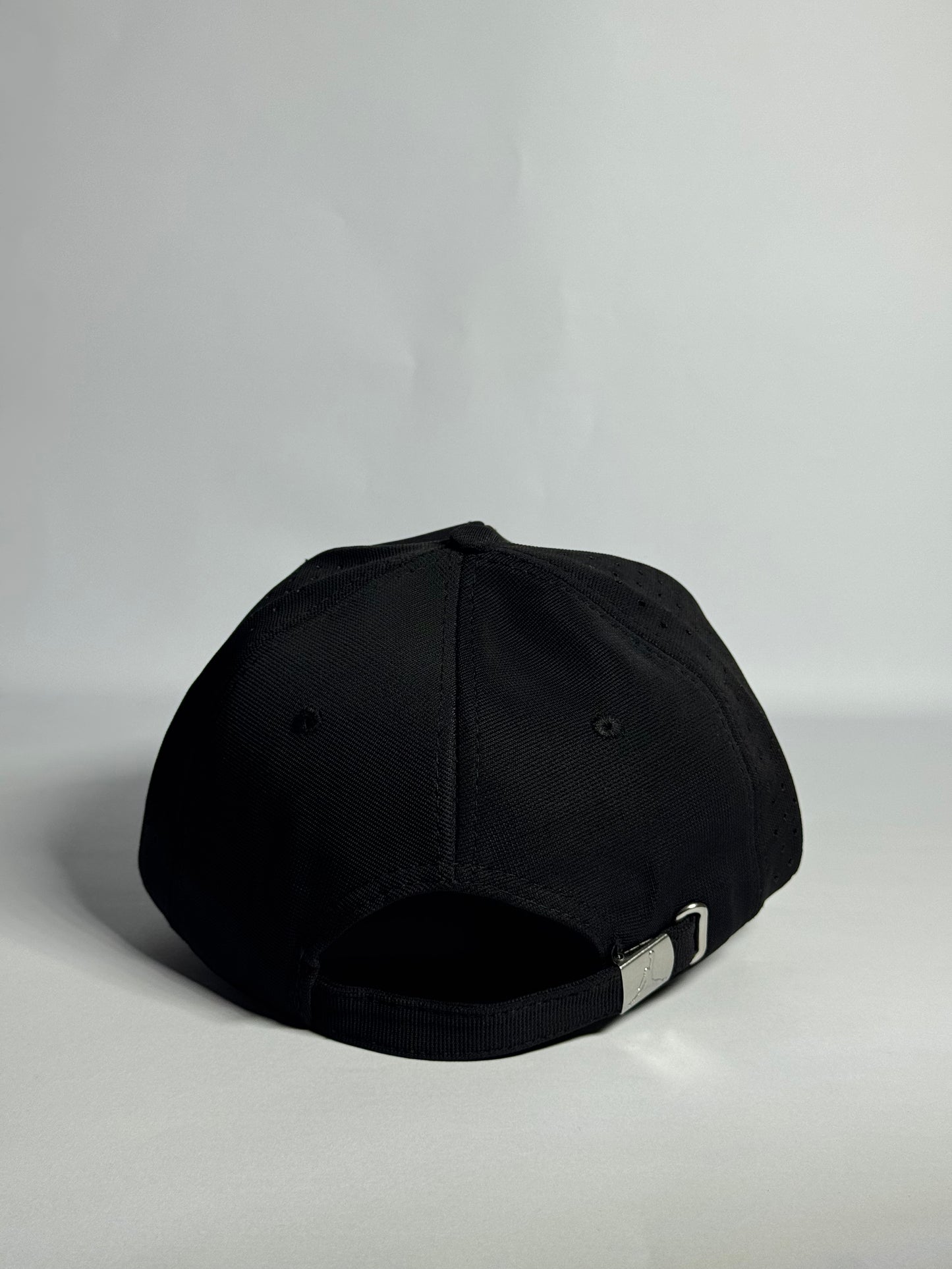 The Classic Jordan Cap with air vent performance